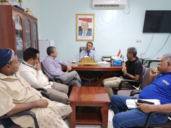 مدير ميناء المخا يبحث مع 