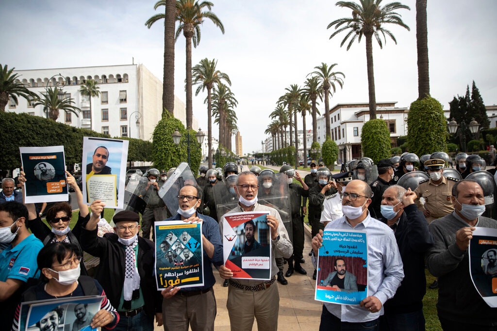 إضراب الصحفيين عن الطعام الذي دام شهورًا يشير إلى مخاطر التغطية الصحفية في المغرب